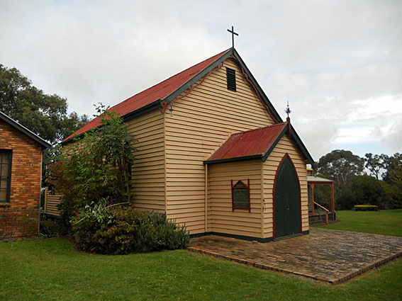 Darnum Musical Village : exterior of church
