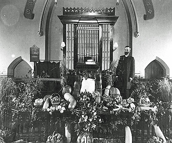 Wesleyan Church, Coburg showing the Fincham organ