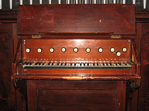 St George's Church, Travancore: drawstops