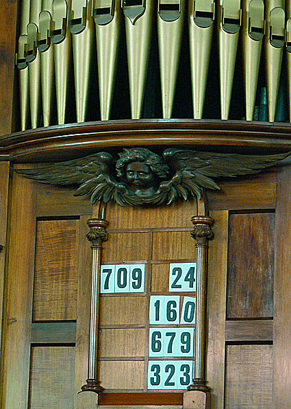 Malvern Presbyterian Church: detail of organ case