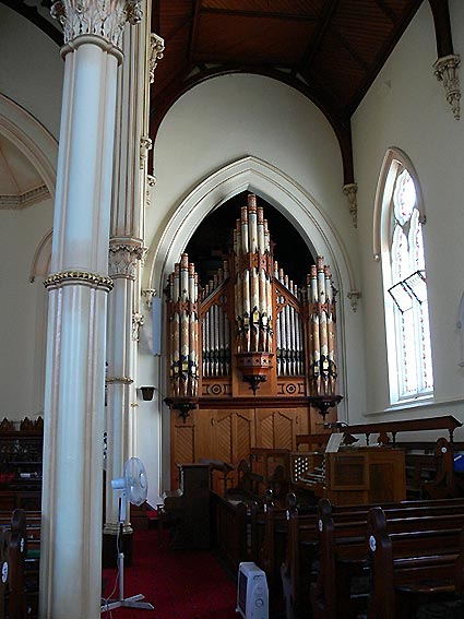 St Kilda Presbyterian Church: case and console