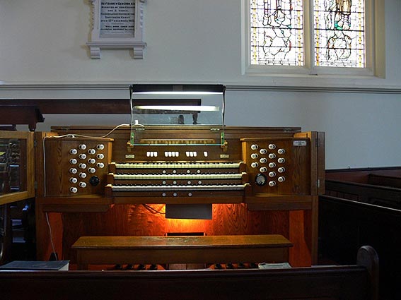 St Kilda Presbyterian Church: 1955 console